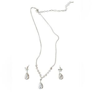 Elegant Silver Necklace and Earring Set 🎉 $5 Finds – Clearance Section 🎉
